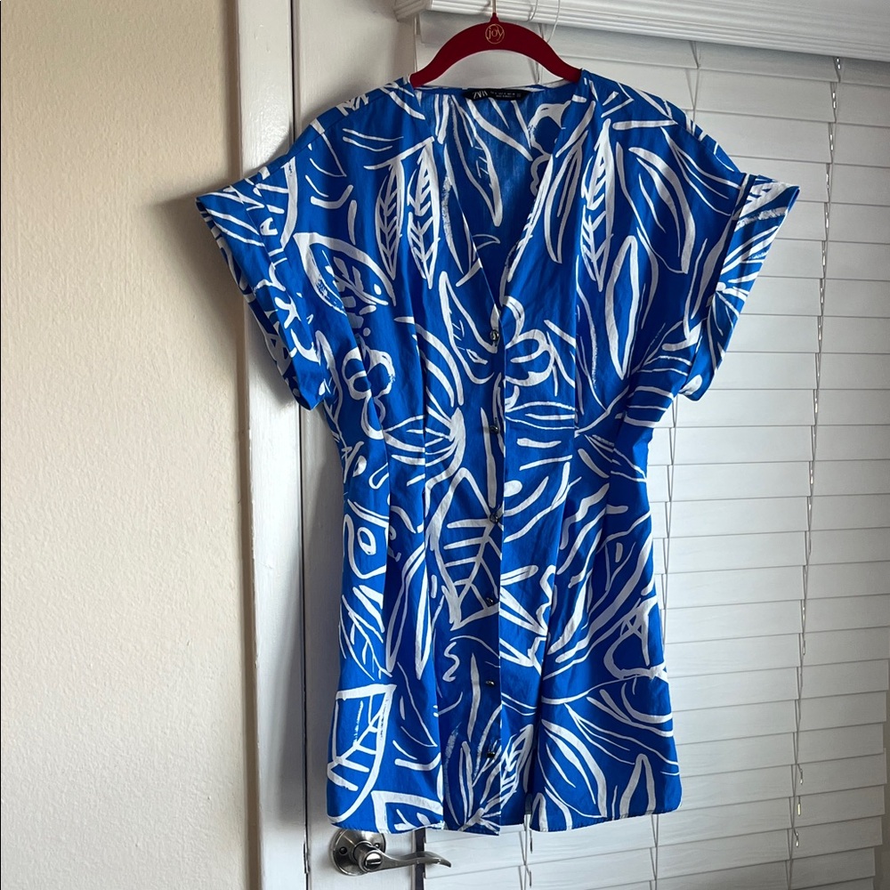 Zara Blue and White Leaf Print Buttoned Top